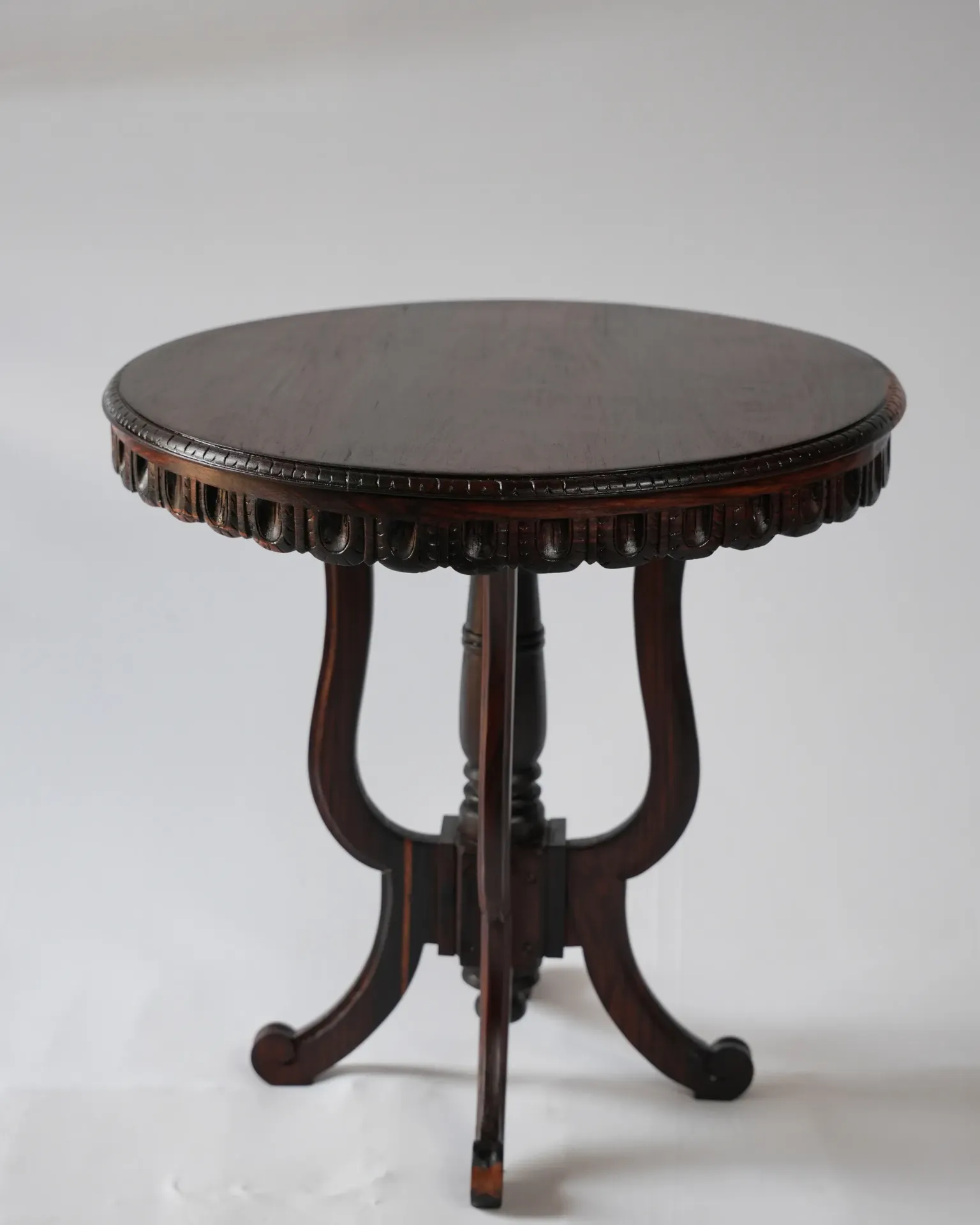 Heritage Lyre-Leg Round Occasional Table