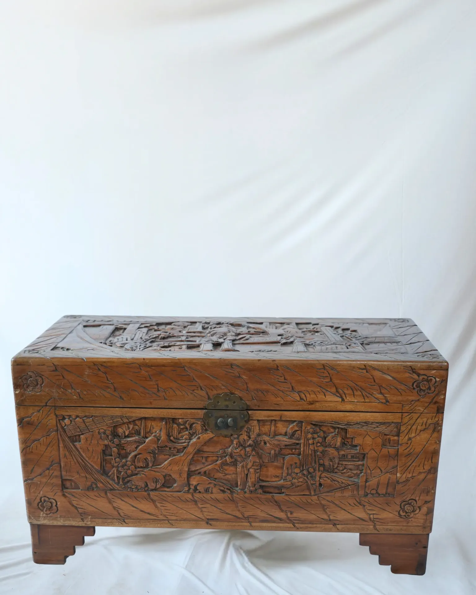 Heritage Carved Scenic Trunk